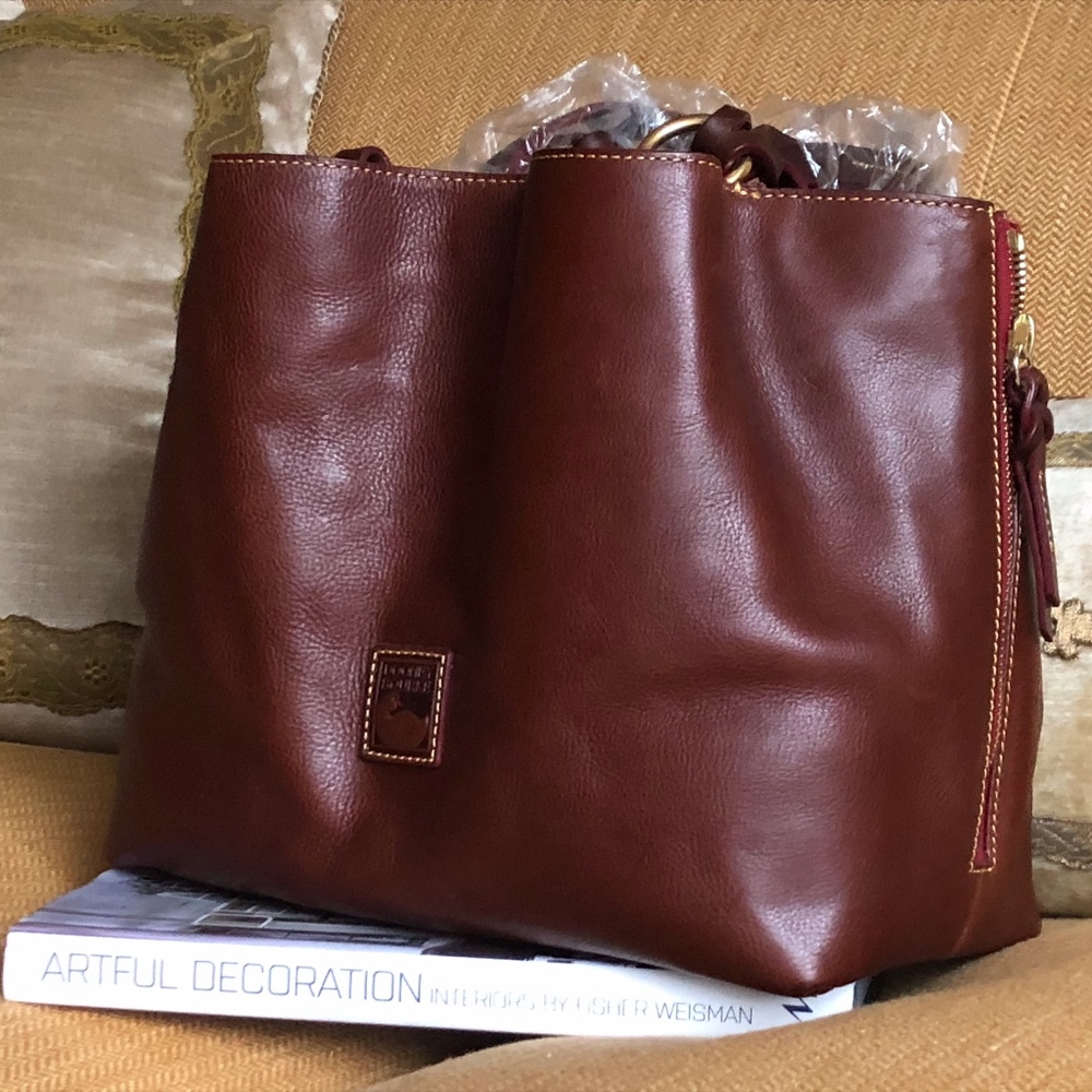 Dooney & Bourke Florentine Large Zip Barlow NWT